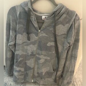 SUNDRY CAMO ZIP UP HOODIE
